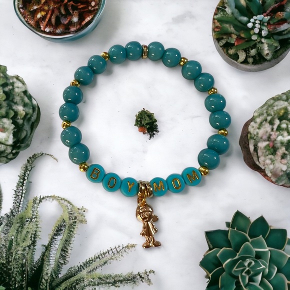 Boy mom - Picture 3 of 3